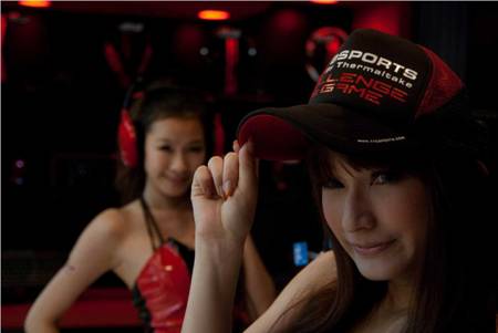 450x301  20 KB. Big one: 1500x1004  61 KB