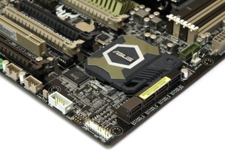 450x302  36 KB. Big one: 1000x671  127 KB