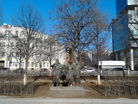 450x338  250 KB. Big one: 2048x1536  2234 KB