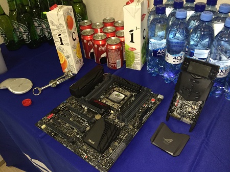 450x337  90 KB. Big one: 1400x1050  610 KB