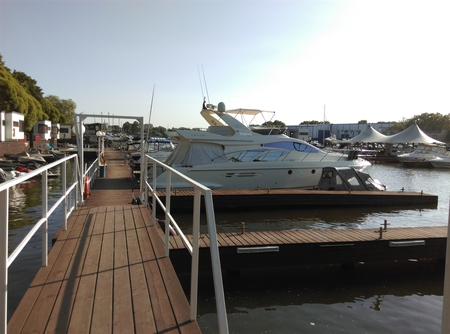 450x334  125 KB. Big one: 4224x3136  2988 KB