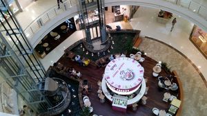 300x169  20 KB. Big one: 3328x1872  1865 KB