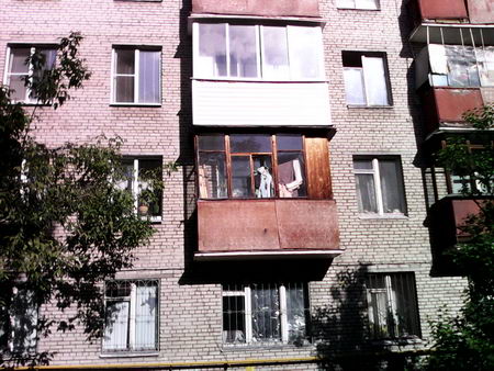 450x338  65 KB. Big one: 1600x1200  455 KB