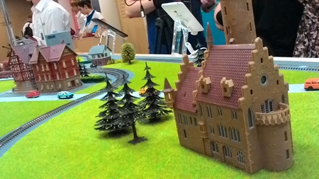 450x253  140 KB. Big one: 1600x900  360 KB