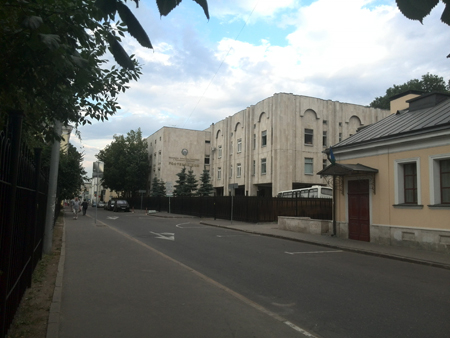 450x338  130 KB. Big one: 3264x2448  2620 KB