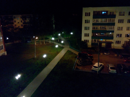 450x338  120 KB. Big one: 4096x3072  1200 KB