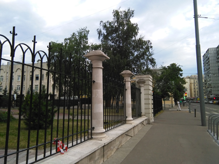 450x338  150 KB. Big one: 3264x2448  1927 KB