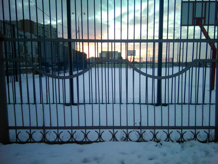 450x338  50 KB. Big one: 3264x2448  1690 KB