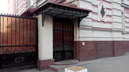 450x253  30 KB. Big one: 4608x2592  1548 KB