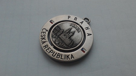 450x253  28 KB. Big one: 2560x1440  640 KB