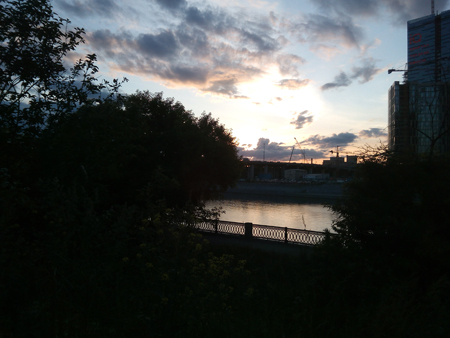 450x338  127 KB. Big one: 4160x3120  1335 KB