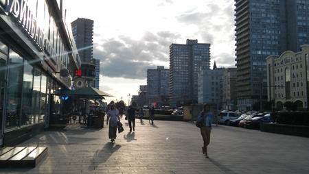 450x254  52 KB. Big one: 3264x1840  794 KB