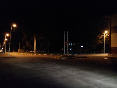 450x338  100 KB. Big one: 4000x3000  2397 KB