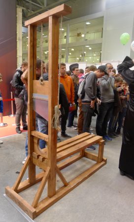 272x450  30 KB. Big one: 905x1500  212 KB