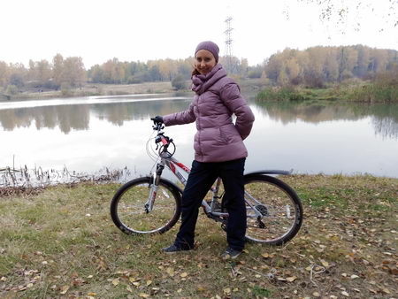 450x338  50 KB. Big one: 4096x3072  2772 KB