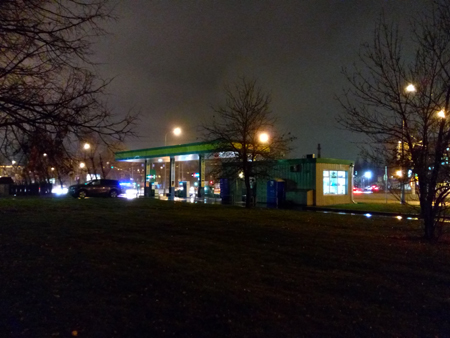 450x338  130 KB. Big one: 4608x3456  3570 KB