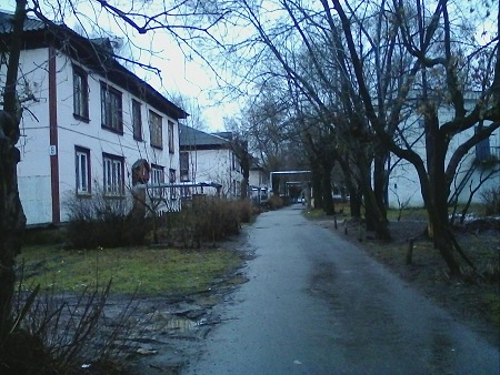 450x338  75 KB. Big one: 2592x1952  596 KB