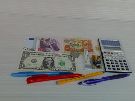 450x338  30 KB. Big one: 640x480  63 KB