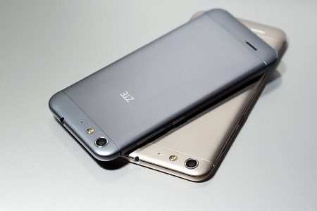 450x300  31 KB. Big one: 832x555  269 KB