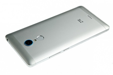 450x300  19 KB. Big one: 832x555  206 KB