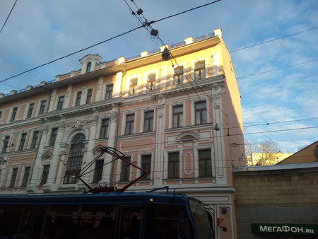 450x338  150 KB. Big one: 4160x3120  3837 KB