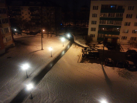 450x338  150 KB. Big one: 4608x3456  6200 KB