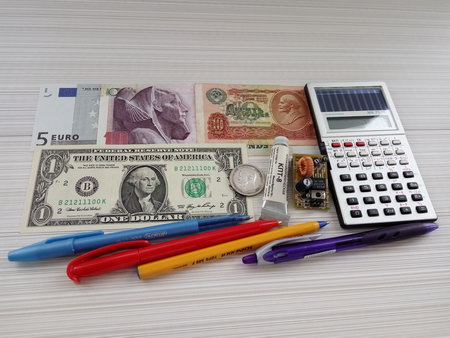 450x338  50 KB. Big one: 4160x3120  2521 KB