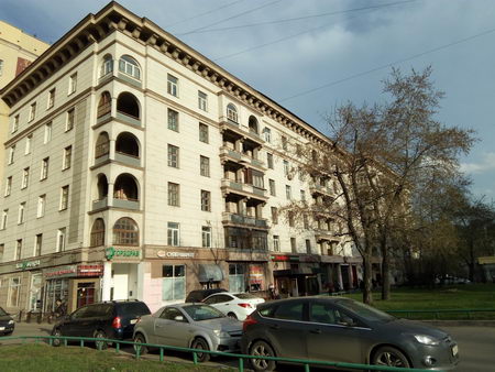 450x338  60 KB. Big one: 4160x3120  5187 KB