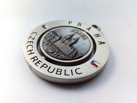 450x337  40 KB. Big one: 3264x2448  2560 KB