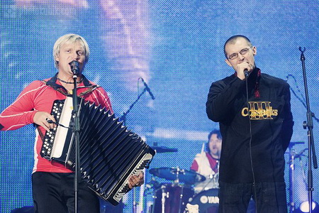 450x300  89 KB. Big one: 604x402  99 KB