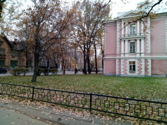 337x253  193 KB. Big one: 4224x3168  5238 KB