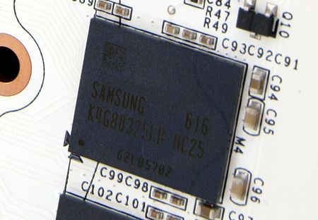 450x312  31 KB. Big one: 800x555  139 KB