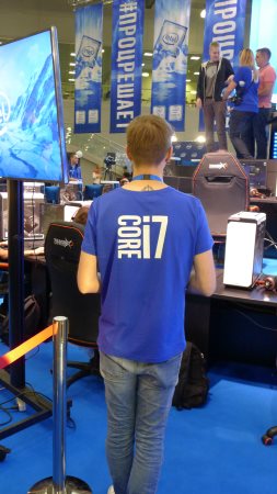 253x450  42 KB. Big one: 563x1000  120 KB