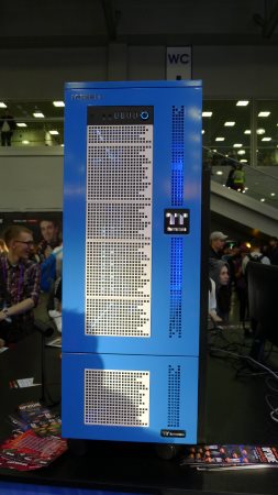 253x450  37 KB. Big one: 563x1000  111 KB