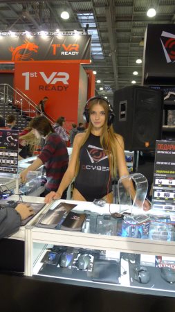 253x450  43 KB. Big one: 563x1000  130 KB