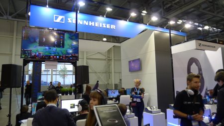 450x253  41 KB. Big one: 1000x563  115 KB