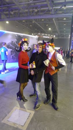 253x450  38 KB. Big one: 563x1000  112 KB