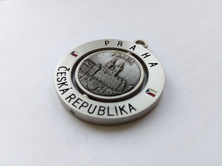 450x337  31 KB. Big one: 4224x3168  2627 KB