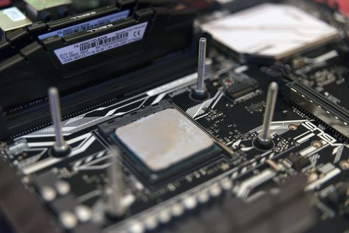 500x334  40 KB. Big one: 2500x1668  628 KB