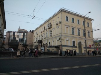 337x253  40 KB. Big one: 4160x3120  1443 KB