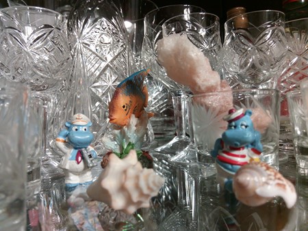 450x338  80 KB. Big one: 4608x3456  5885 KB