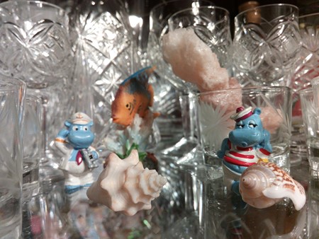 450x338  72 KB. Big one: 4608x3456  5432 KB