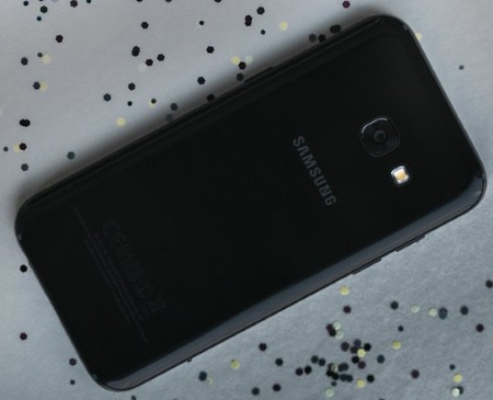 450x365  33 KB. Big one: 782x440  38 KB