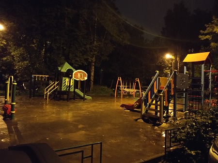 450x337  57 KB. Big one: 4608x3456  4143 KB