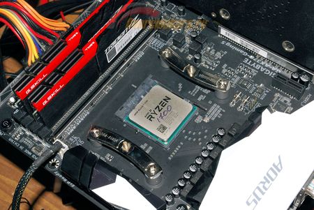 450x301  40 KB. Big one: 1500x1004  346 KB