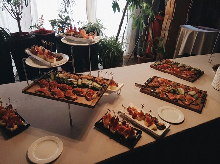 450x337  68 KB. Big one: 2080x1560  634 KB