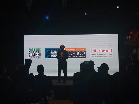 450x337  29 KB. Big one: 2080x1560  252 KB