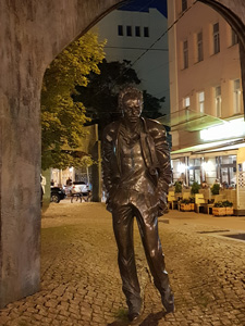 225x300  38 KB. Big one: 3024x4032  3215 KB