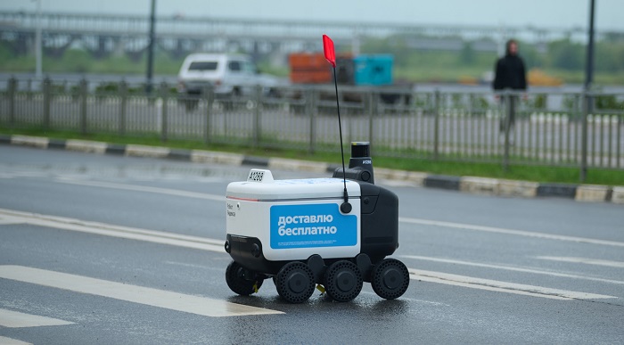 Роботы-доставщики «Яндекса» начали курсировать по улицам Нижнего Новгорода
