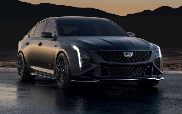 Cadillac в честь дебюта в гонках Формулы-1 выпустил лимитированный 695-сильный седан CT5-V Blackwing